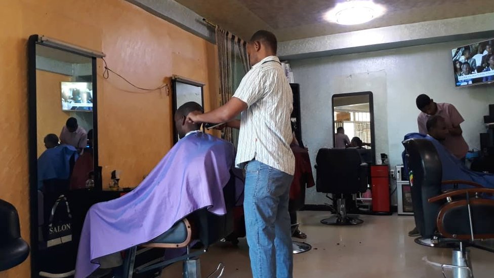 Jinsiy aloqa ona va singlisi ruschani oshxonada ushlab turolmadi Toliq ayol bilan jinsiy aloqa