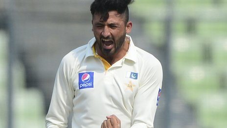 Middlesex sign Pakistan's Junaid