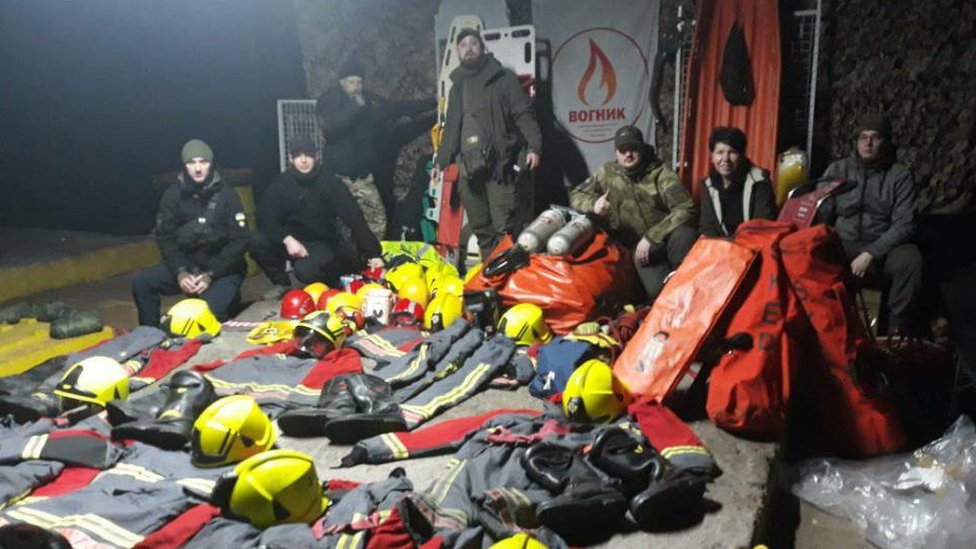Firefighters give equipment to Ukraine rescuers