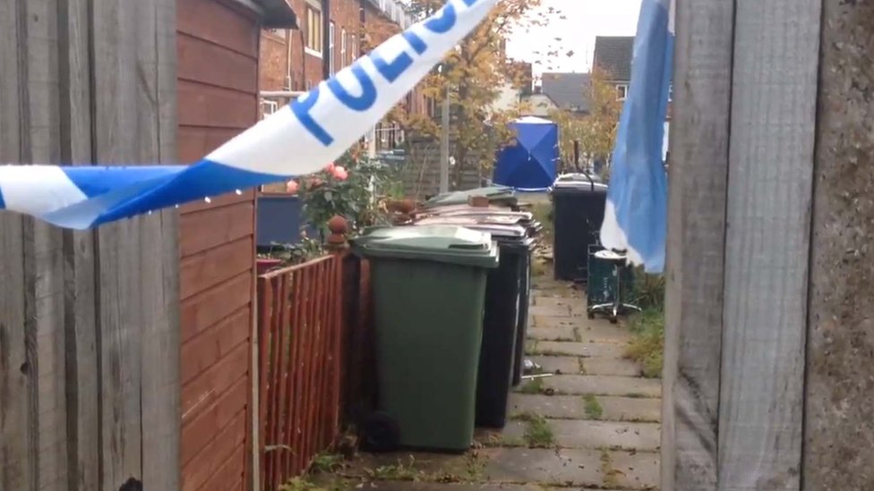 BBC News Abingdon shooting Man, 20, held after woman, 26, shot in