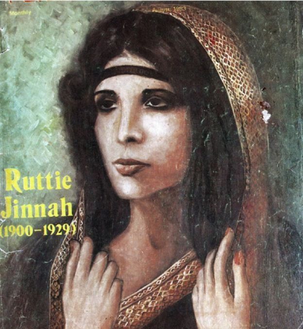 Yosh qizlar plyajda jinsiy aloqada bolishadi