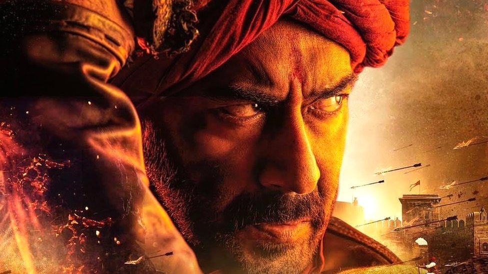 Ogzimni ogziga qoydim u siydi. Qiz garajlar orqasida mushukini korsatdi