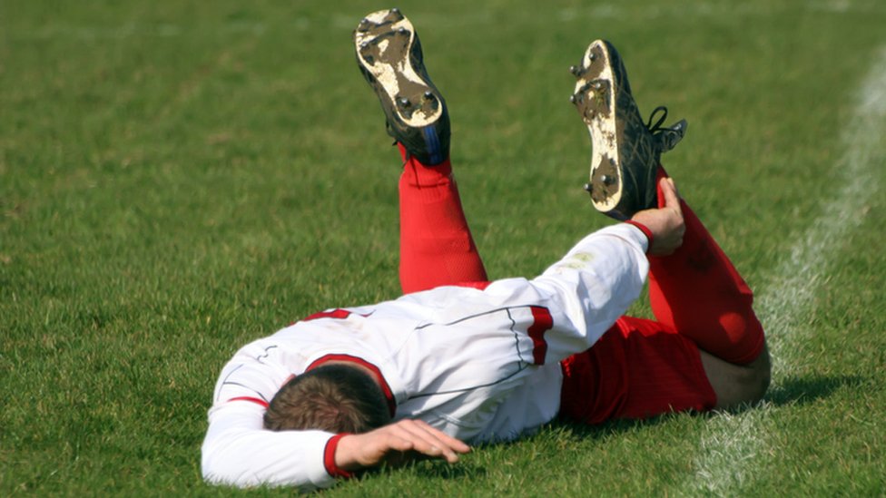 Conheça as lesões musculares e ósseas de membros inferiores mais comuns no  Futebol, Vida Saudável