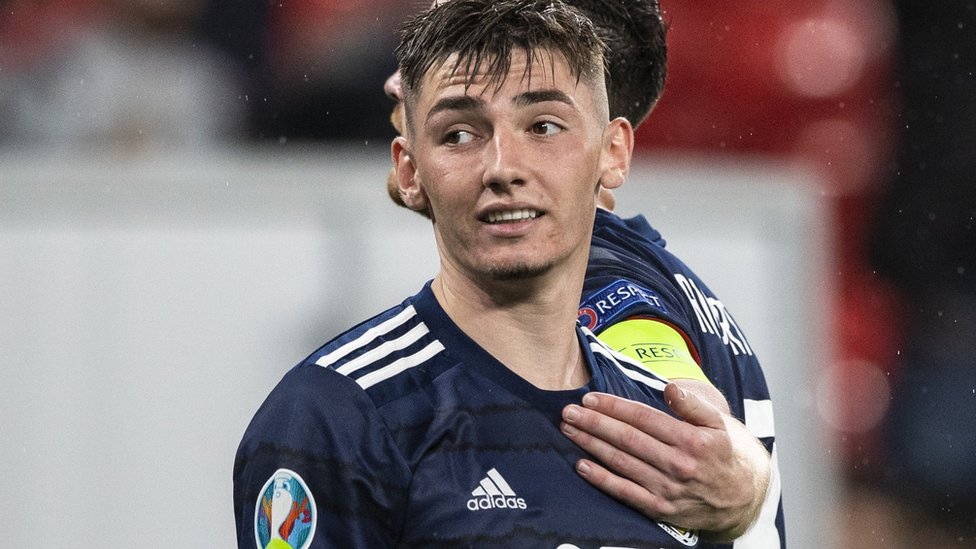 20-60代 人気ファッションブランド Euro 2020: Scotland player Billy Gilmour tests positive for ウェア
