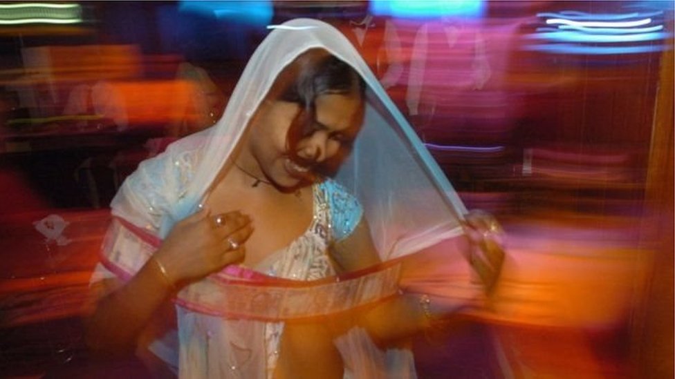 VKontakte-da etuk ayollar bilan jinsiy aloqa