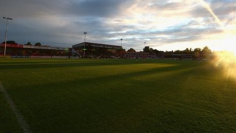 Burnley loan Ginnelly to Altrincham