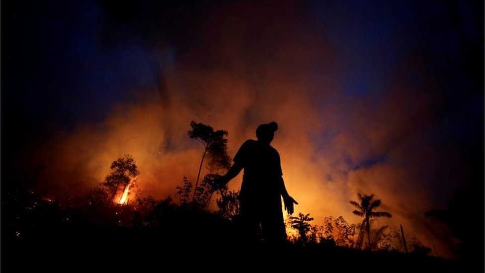 A fogueira que nunca se apaga - BBC News Brasil