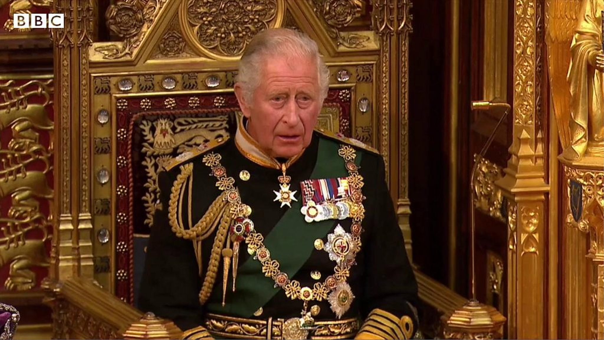 エリザベス英女王、議会の開会式を欠席へ 59年ぶり - BBCニュース
