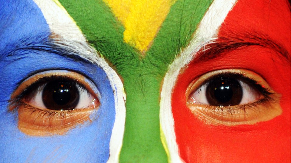 Afrique du Sud : un projet de drapeau lumineux fait polémique