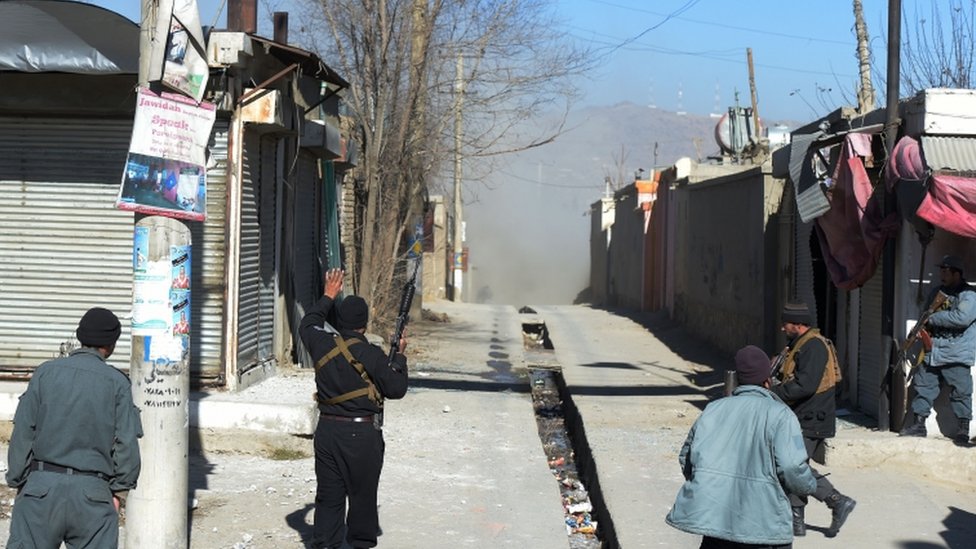 El polvo en una de las calles tras una de las explosiones.