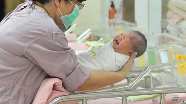 中國的一些傳統觀念認為，如果孕婦順產，小孩的頭型會長得更好看，也會更聰明。