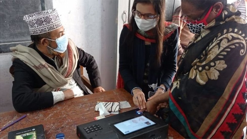 Jinsiy aloqada bolgan yosh qizlar ishtirokidagi ruscha porno