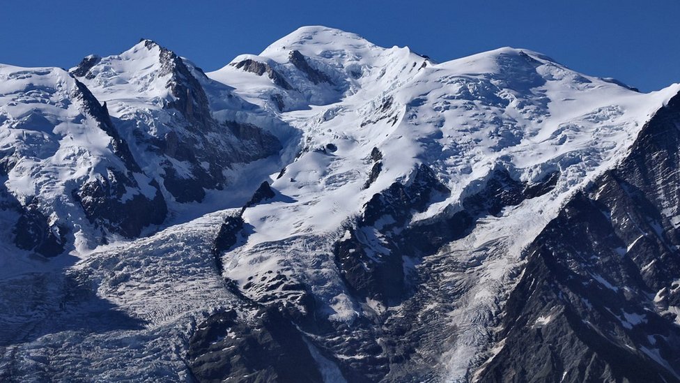 Mont Blanc climbers may be asked for €15,000 deposit