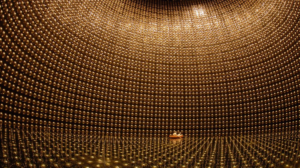 Flavour changing neutrinos give insight into Big Bang - BBC News