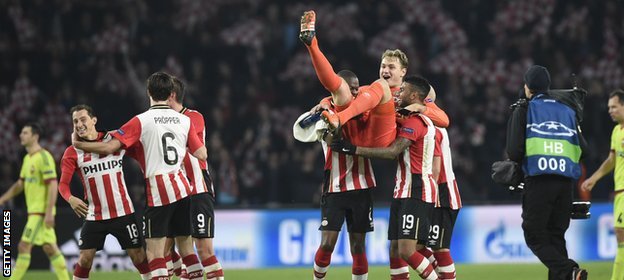 PSV Eindhoven celebrate qualification