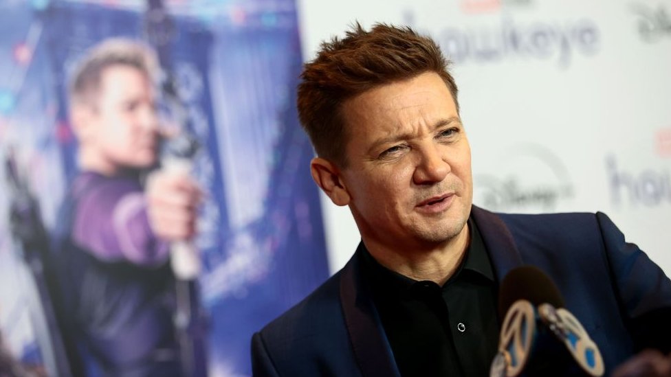  Jeremy Renner - Shazoo