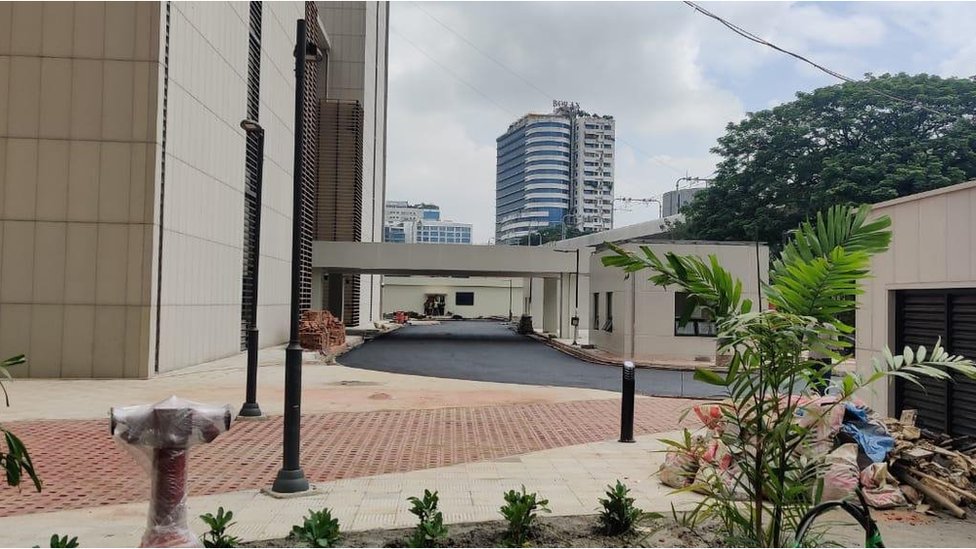 Аналармен және заттармен порно