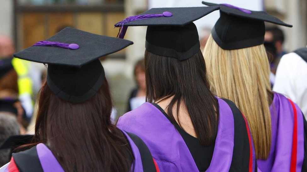 Welsh student loan repayments to stay at 30 years