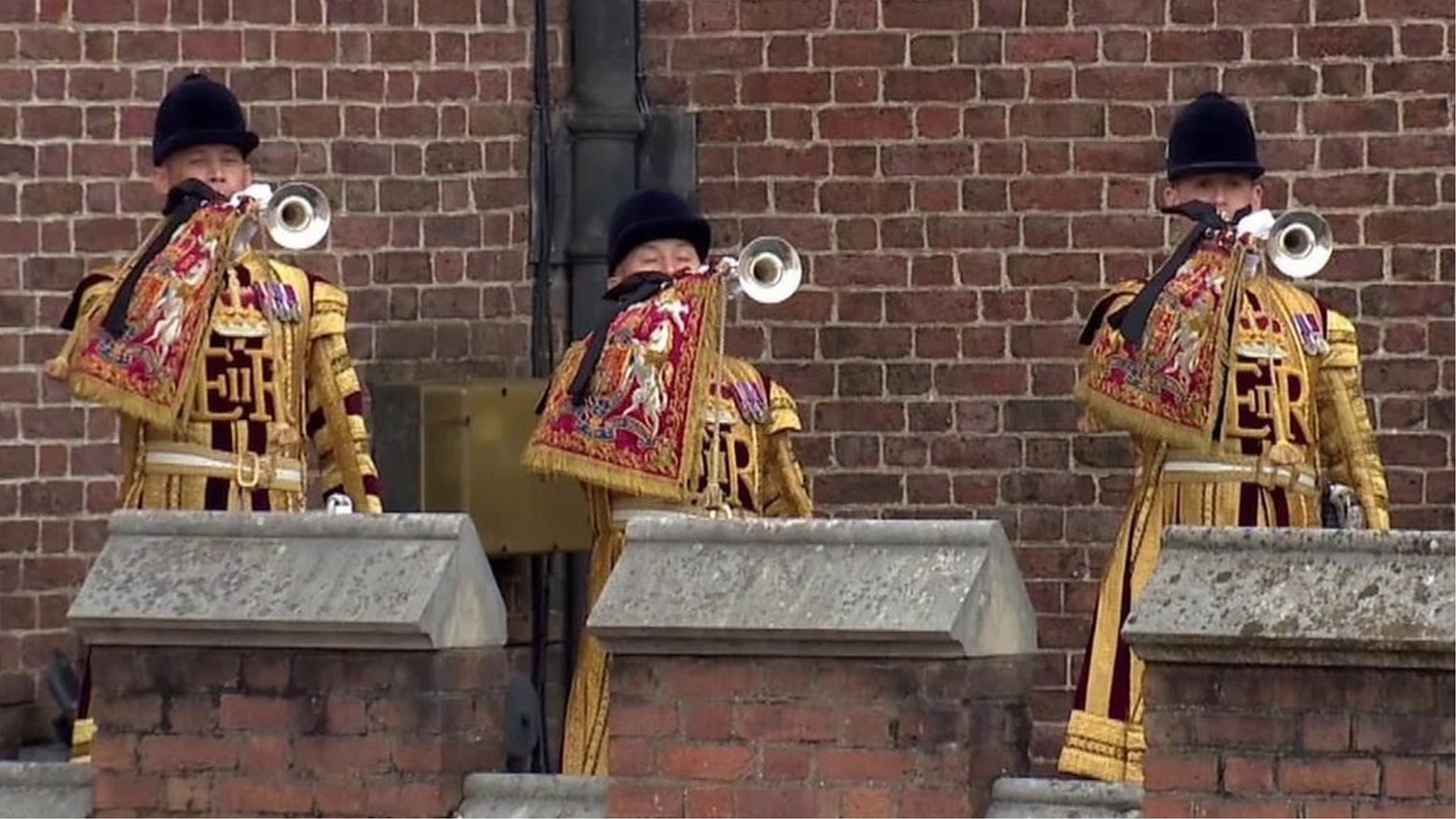 チャールズ国王の王位継承を正式に布告 初のテレビ中継 - BBCニュース