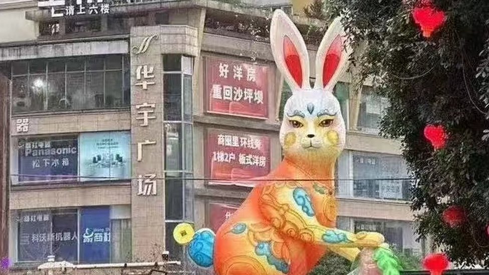 China removes 'ugly' giant rabbit lantern