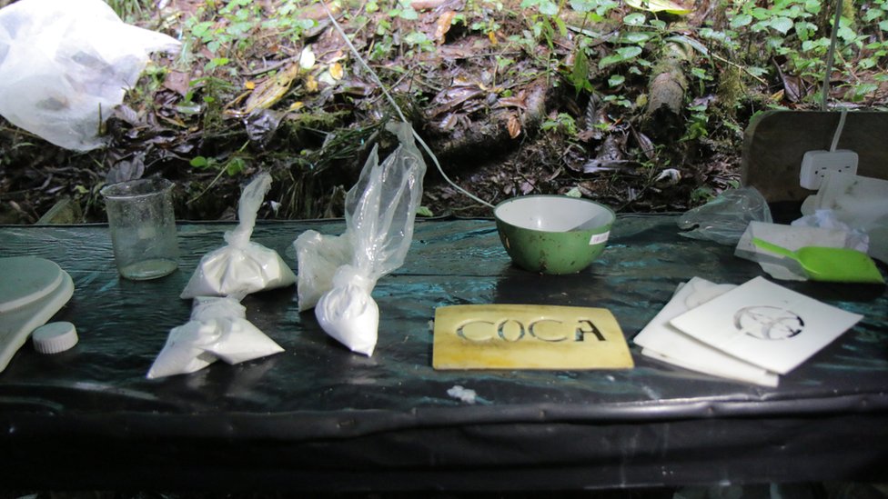 Cocaína y material en un laboratorio en Norte de Santander, cerca de la frontera con Venezuela (Foto: Natalio Cosoy/ BBC Mundo)