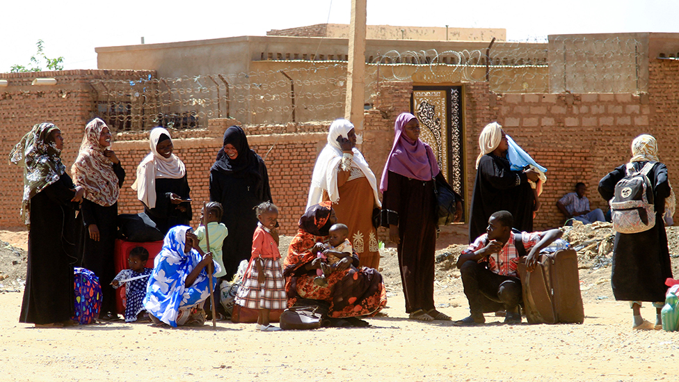 The painful dilemma facing Khartoum residents - stay or go?