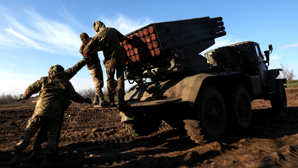 Ukraine hits 'Wagner HQ' in weekend of fighting