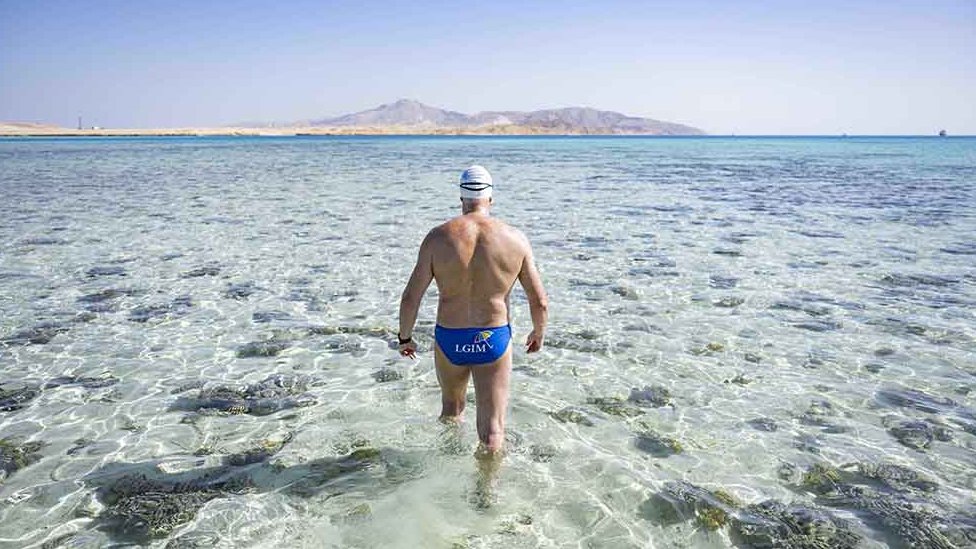 Swimmer attempts Red Sea crossing for climate change