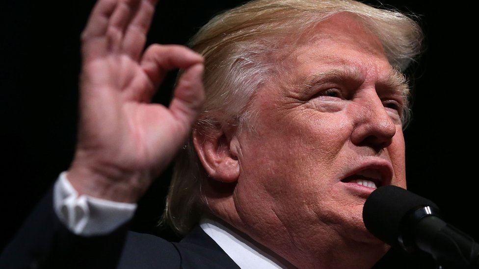 US election 2016: Trump hits back at 'disastrous' Obama