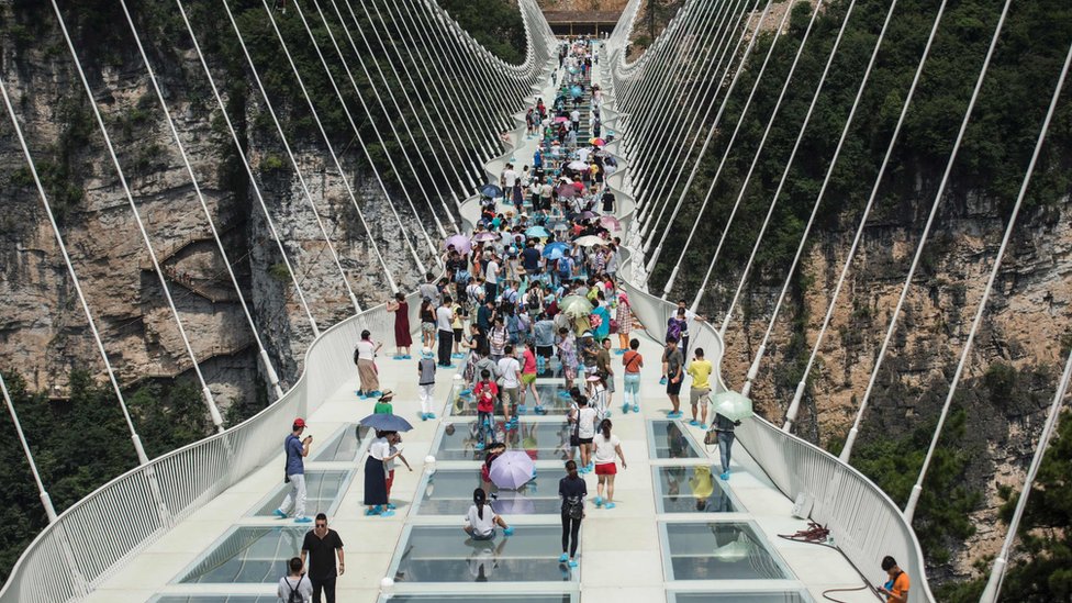 libertad comerciante si Inauguran en China el mayor puente de vidrio del mundo - BBC News Mundo