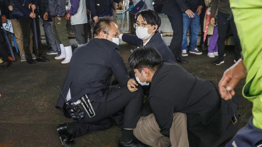 岸田首相の演説会場に爆発物投げ込む、男を現行犯逮捕 和歌山市・衆院