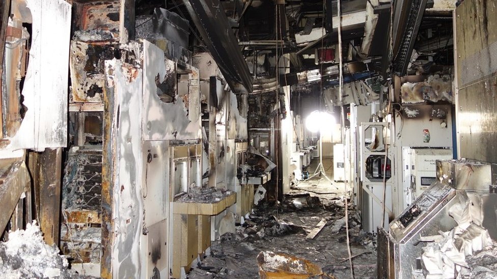 茨城の半導体工場火災 国内外の自動車生産への影響は - BBCニュース