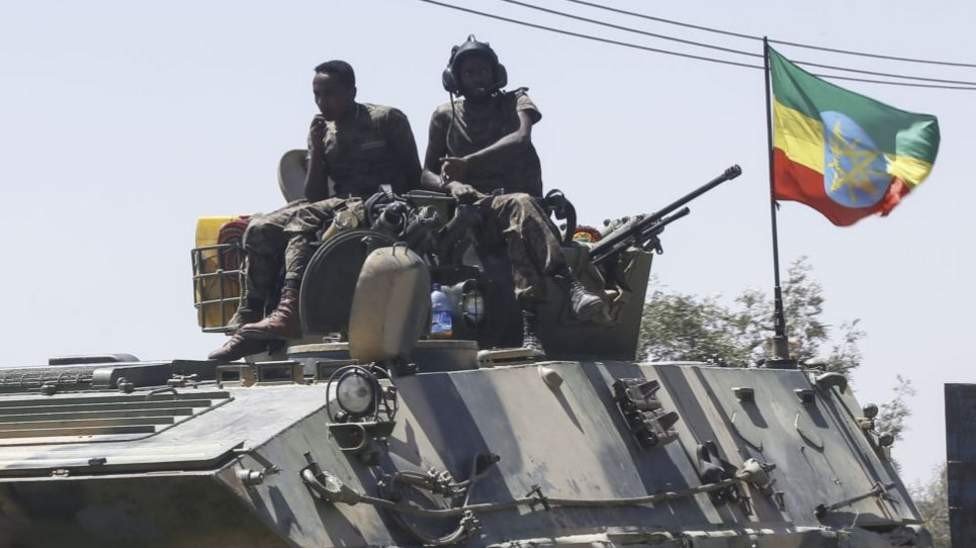 Lezbiyenlarni leggingsda tomosha qiling