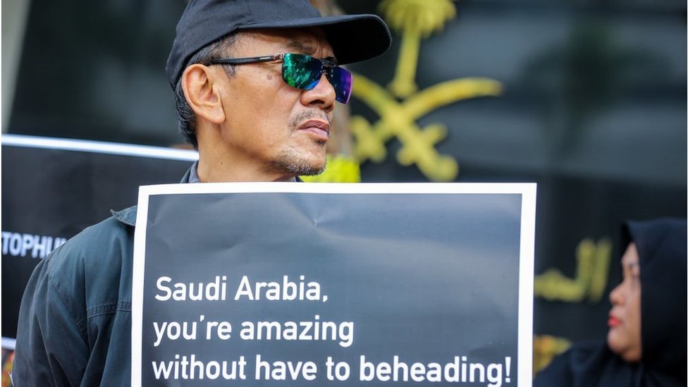 السعودية تطلق سراح منزل إندونيسيتين محكومتين بالإعدام "لممارستهما السحر" BBC News عربي