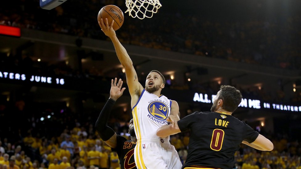 Warriors a un juego del título