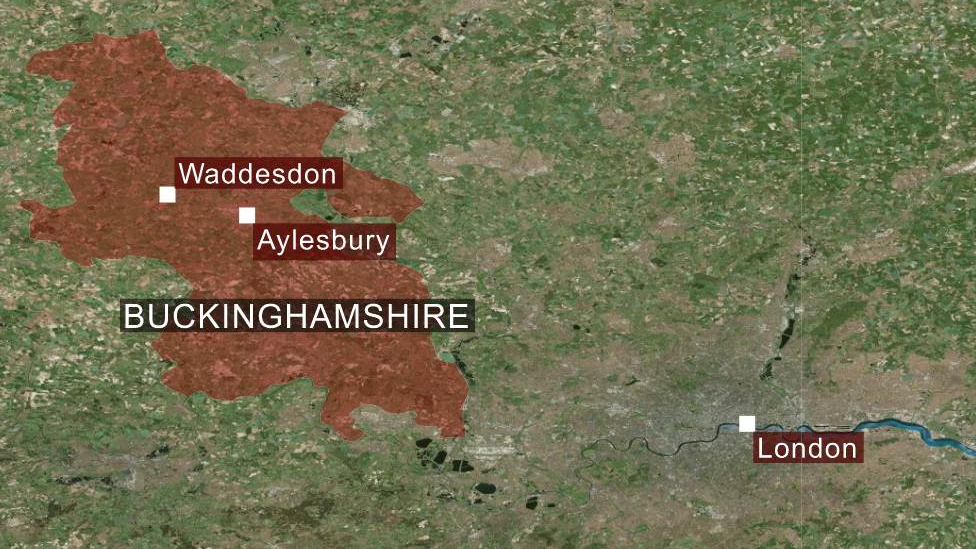Aircraft and helicopter in 'mid-air crash' near Aylesbury