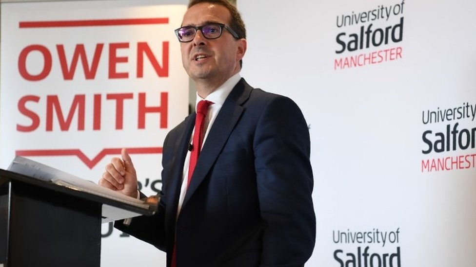 Brexit: Owen Smith opposes Article 50 move without vote
