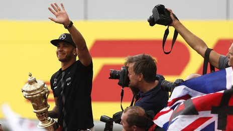 Hamilton wins thrilling British GP