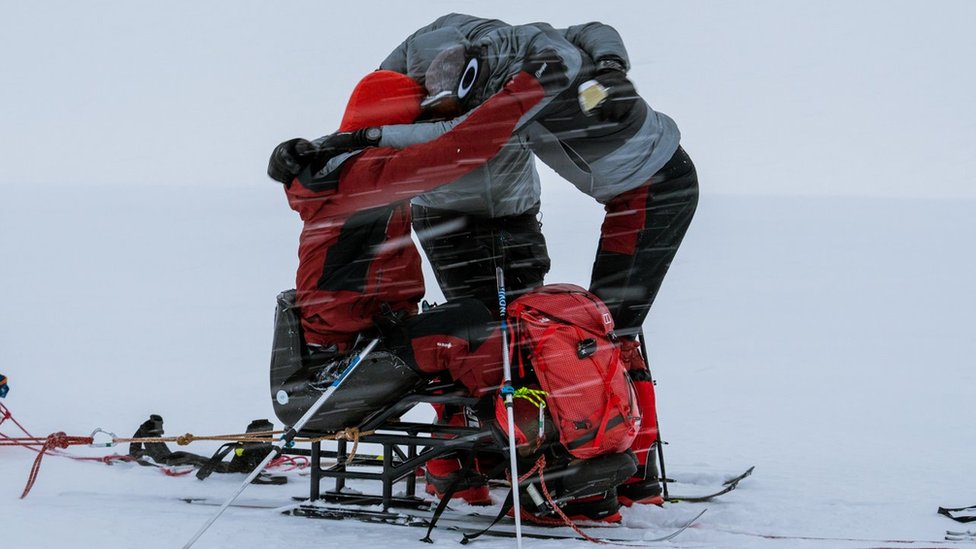 First disabled team crosses Europe's largest ice cap