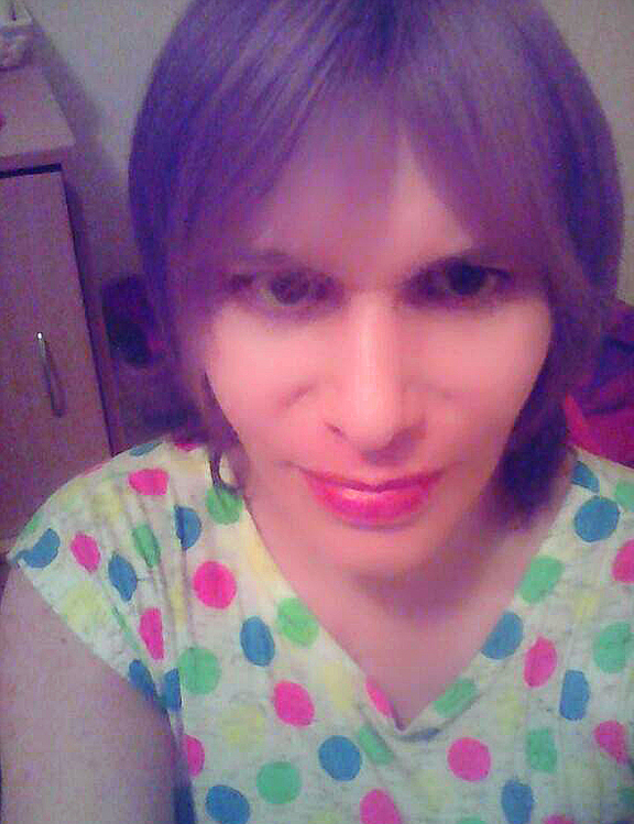 Porno yubka ostida mushuk korsatdi