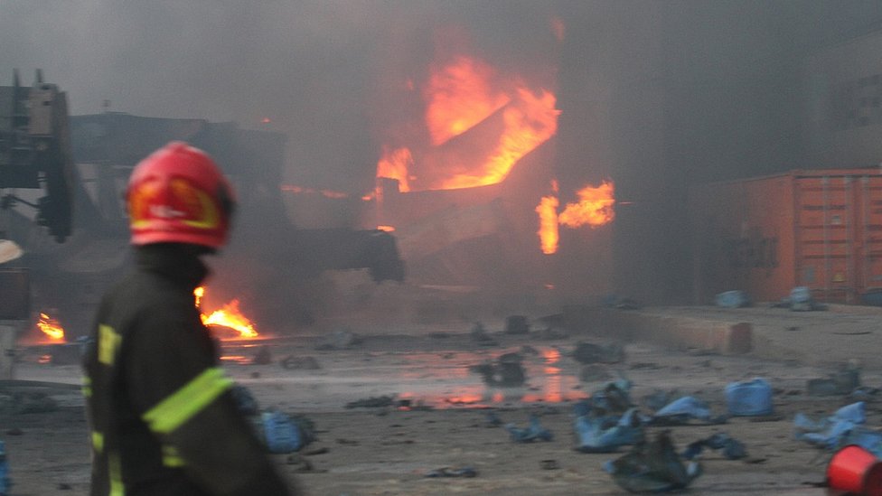 Qaynonaning dugonasini sikadi Qaynonaning dugonasini sikadi