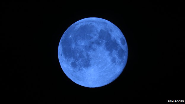 BBC News - Blue moon: You capture a rare lunar event