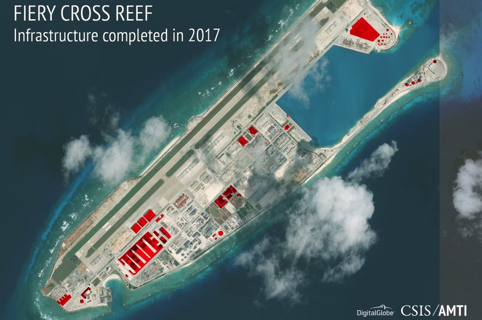 Imagen satelital de las construcciones militares de China en 2017 sobre el arrecife de Fiery Cross. (Foto: Iniciativa de Transparencia Marítima de Asia del CSIS)