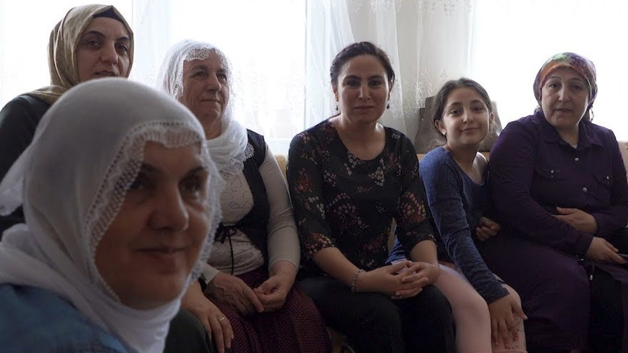 İstanbul seçimi: Partiler, İstanbuldaki muhafazâkar Kürt seçmeni kazanmak  için çalışıyor - BBC News Türkçe
