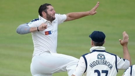 Yorkshire win despite Broad defiance