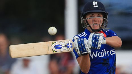 England win Women's Ashes opener