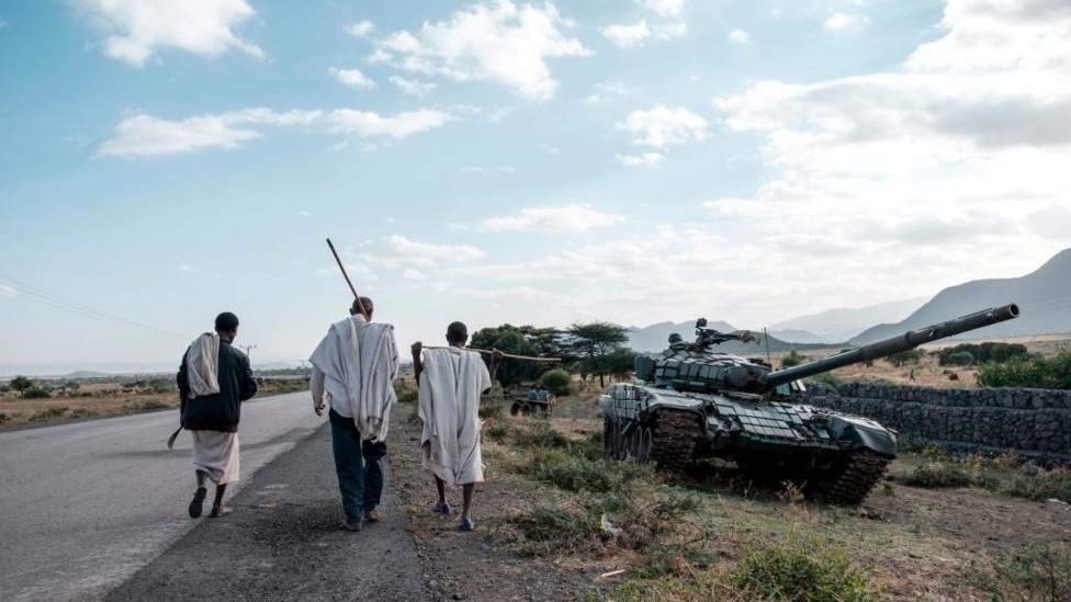 Yaqin planda qin porno