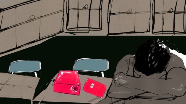 Qiz jinsiy aloqadan keyin tunni otkazishni xohlamaydi. Krossdresser jinsiy aloqani onlayn tomosha qiling