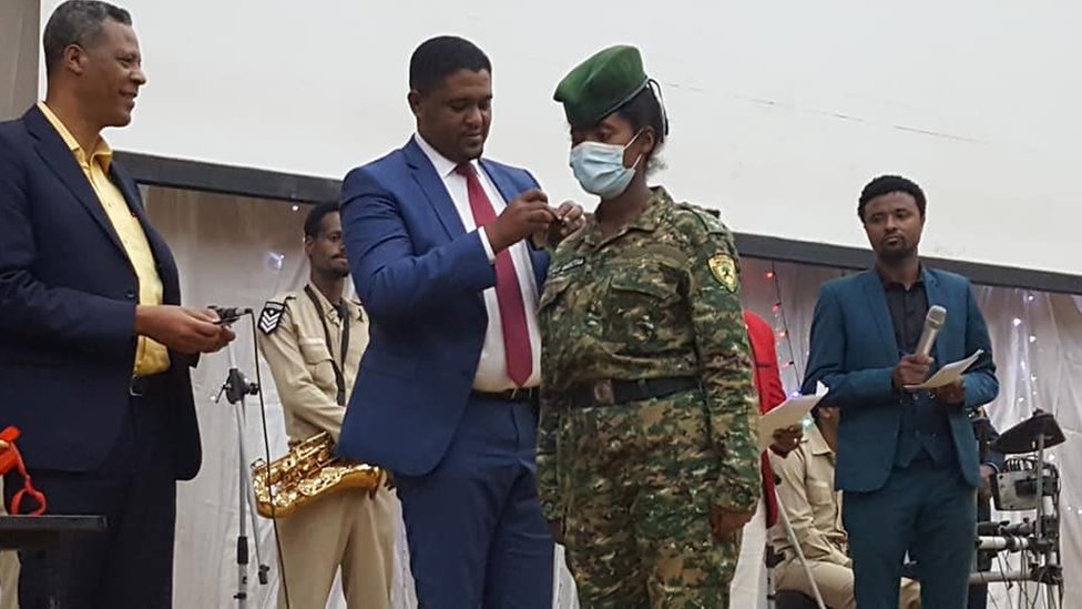 Yiglayotgan porno film