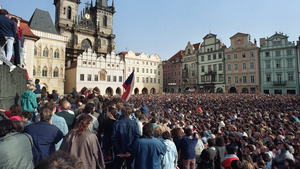 捷克斯洛伐克「天鵝絨革命」